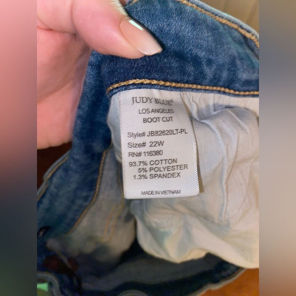 Judy Blue Boot Cut Jeans - Picture 4 of 5